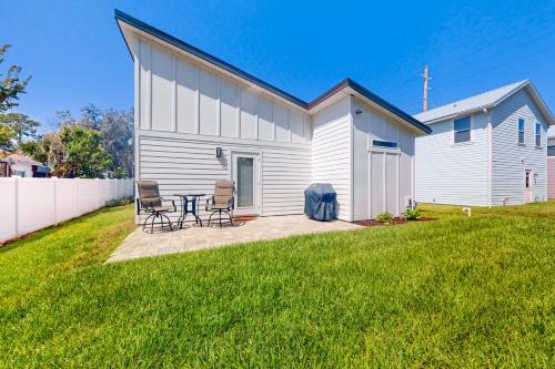 Inviting, newly built, dog-friendly home with patio, central AC & great location – khách sạn tại Khac