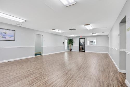Facilities, Ground-floor condo next to the tennis courts with 2 pools, sauna, beach access in Butler Beach
