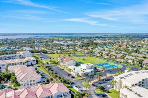 Facilities, Ground-floor condo next to the tennis courts with 2 pools, sauna, beach access in Butler Beach