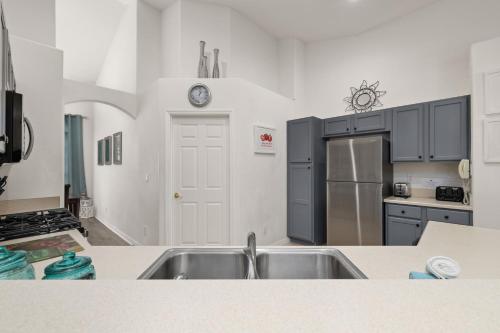 #196-Fantastic 6 bed villa with own private pool and spa with no rear neighbors in Orlando, USA