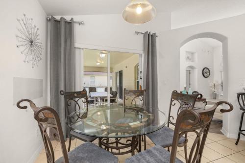 #196-Fantastic 6 bed villa with own private pool and spa with no rear neighbors in Orlando, USA
