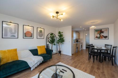 Luton 2bed Premier Stay 6mins Airport FREE Parking