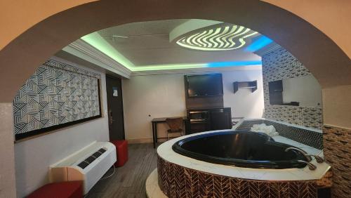 Americas Best Value Inn & Suites Little Rock at Scott Hamilton Dr in Літл-Рок (Арканзас)