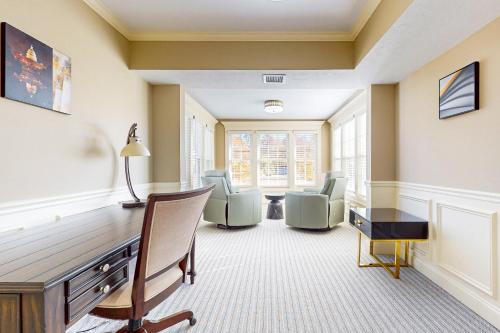Three Bedroom - Victory Residence in Holyoke, USA