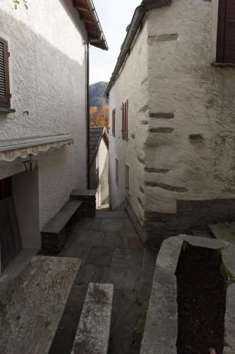 Casa Onsernone in Comologno in Onsernone