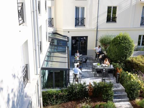 酒吧/高級酒吧, 宜必思瓦朗謝訥酒店 (ibis Valenciennes) in 華朗舍尼