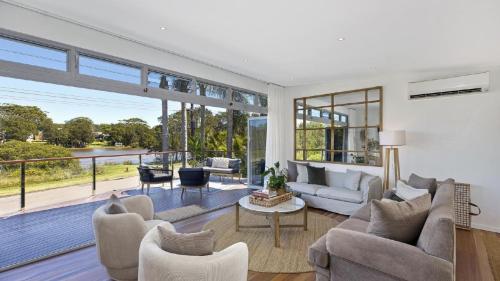 The Lake House - Serene Lakeside Setting – khách sạn tại Terrigal