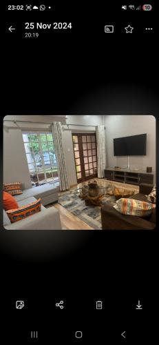 De and De Villa - image 3
