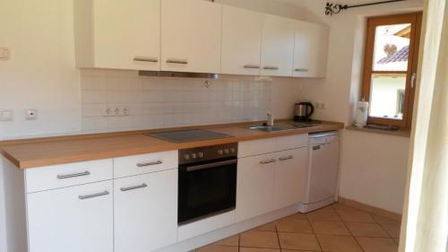 Konyha, Ferienwohnung Bergblick fur bis 13 oder 14 Personen mit 5 Schlafzimmer und 3 Bader in Unterammergau