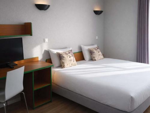2 twin beds