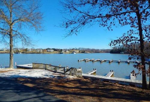 Lake Life, Cuz Beaches Be Salty in Louisa (VA)