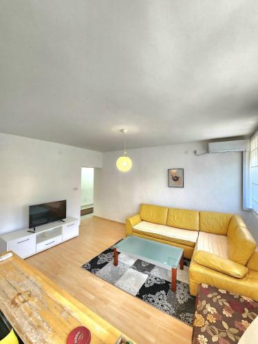 Spacious and beautiful apartment