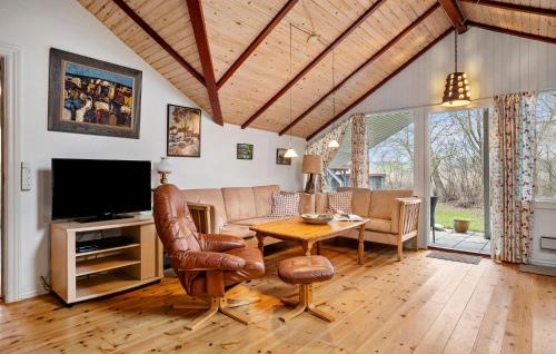 3 Bedroom Lovely Home In Brenderup Fyn in Vedelshave