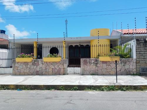 Home in Family in Pontal da Barra