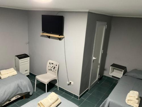3 twin beds