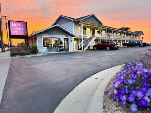 Brio Beach Inn - image 8