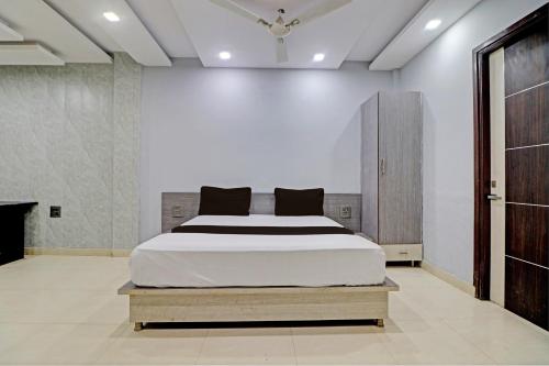 Guestroom, Grand Townhouse in Palwal