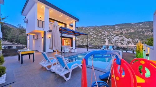 İslamlar 2 bedroom secluded villa with private pool hot tub – khách sạn tại Islamlar