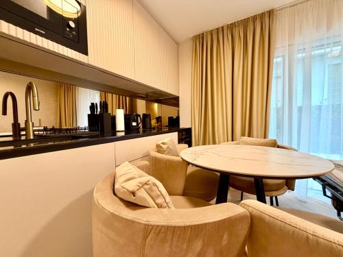 Luxury Modern Apartment near Metro in 23. Liesing