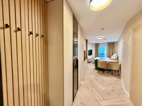 Luxury Modern Apartment near Metro in 23. Liesing