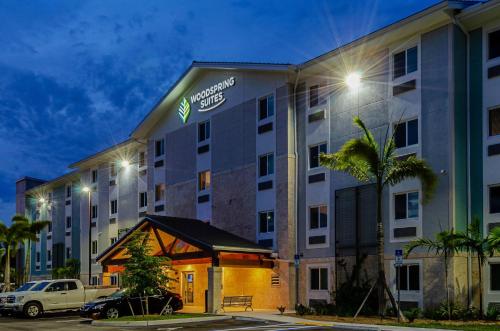 Tampilan eksterior, WoodSpring Suites Naples East in Naples (FL)