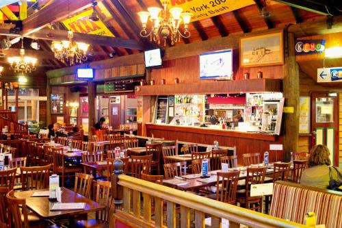 ผับ/เลาจน์, Criterion Hotel-Motel Rockhampton in กลางเมืองร็อคแฮมป์ตัน