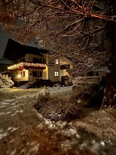 Exterior view, Pension Sonnenwinkl in Langenfeld