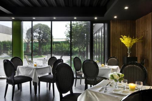 Restaurant, Holly Wood Motel in Pitou distrikt