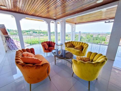 LAREDA BY VIBY Vacation Kinshasa Mont Fleury – khách sạn tại Lukunga
