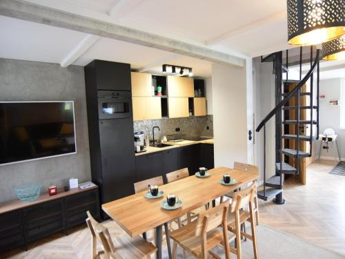virtuve, Holiday home right on the lake, sauna, jacuzzi in Brodnica Dolna