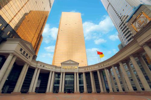 81572569 China Mayors Plaza - Free shuttle between hotel and Exhibition Center & Exhibitor registration Counter during Canton Fair