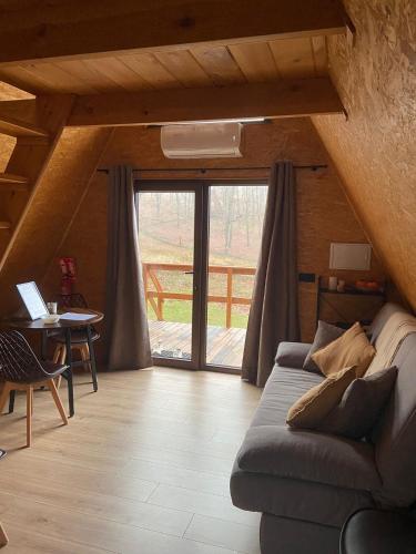 El Roble Glamping - Cabaña Alpina Familiar (El Roble Glamping - Cabana Alpina Familiar) in Lagunilla