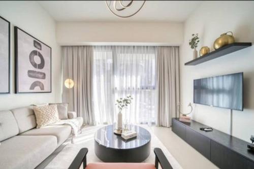 Oshima Act Two Downtown 1BR Burj Khalifa - image 3