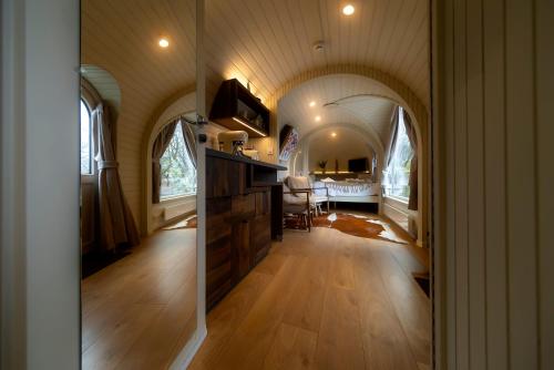 virtuve, Friday Inn Igloo - Jacuzzi incalzit, Foisor cu incalzire infrarosu si videoproiector, Intimitate, Na in Komarnika