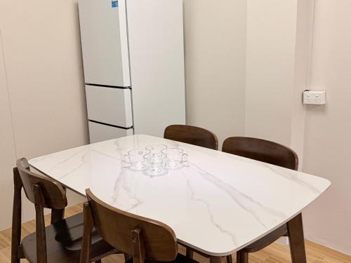 Priscilla Cozy Family 2Bedroom Apartment Walk to McDonald Free Parking - image 4