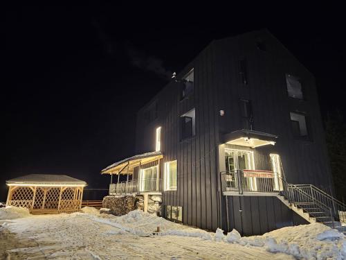Balkons/terase, Cabana Transalpina Retreat in Obârşia Lotrului