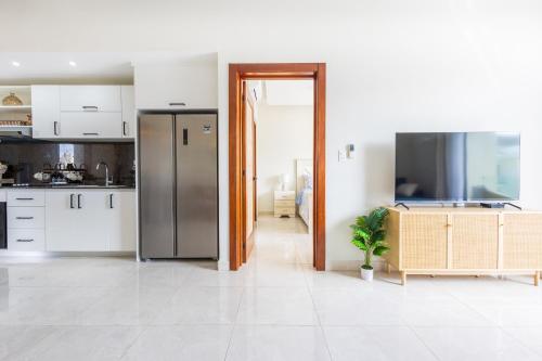 Stylish 1BR Apartment Near Bávaro Beach Pool View - image 2