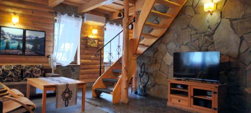 4 bedrooms, 18 beds