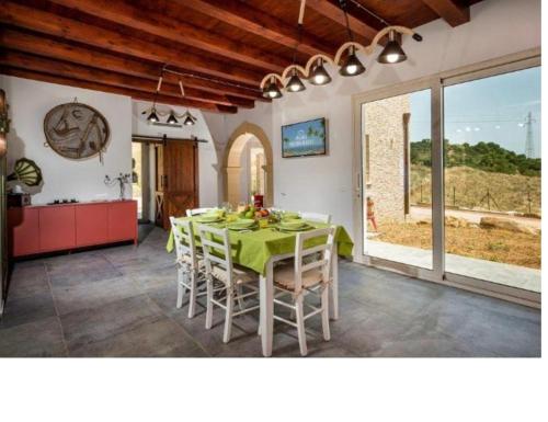 ผับ/เลาจน์, Villa Mirò (Villa Miro) in กาเซ ฟิออร์ดิลิโน