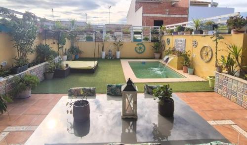 Acogedor y exótico hogar con piscina privada (Acogedor y exotico hogar con piscina privada) in Rafelguaraf