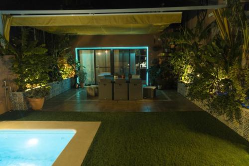Acogedor y exótico hogar con piscina privada (Acogedor y exotico hogar con piscina privada) in Rafelguaraf