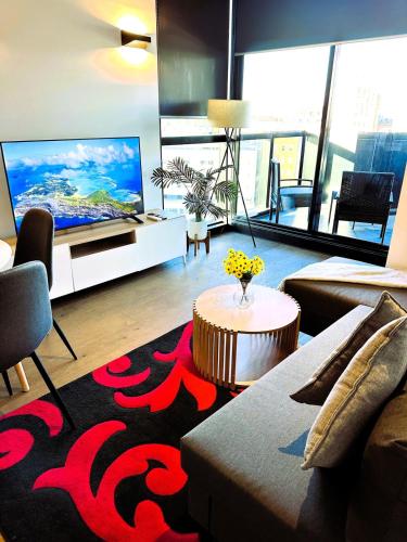 ADEK Apartment North Melb-Stylish 2BR Apartment with Pool, Gym & Parking – khách sạn tại Bắc Melbourne