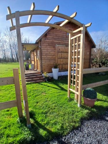 Wooden Lodge Baie de Somme in Saint-Blimont