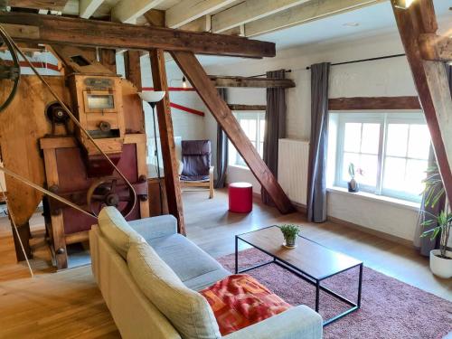 Unique Historic Mill Loft with River Lys Views - Location saisonnière - Gand