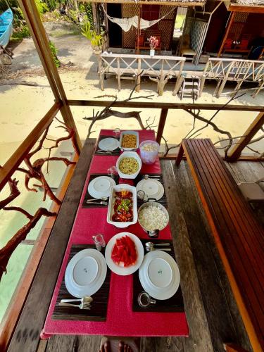 Restaurant, Gibran Dive Guest House in Kri