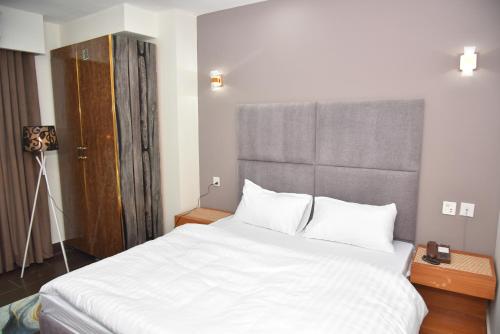 Bridge Residency Comfortable Stay,309