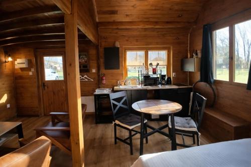 Wooden Lodge Baie de Somme in Saint-Blimont