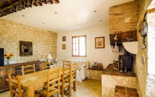 Detached rural Barn with private pool in Saint-Aubin-de-Cadelech