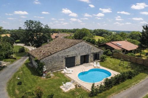 Detached rural Barn with private pool in Saint-Aubin-de-Cadelech
