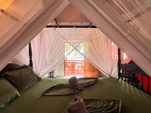 Ibisbird Beach Bungalows, Sport, Spa and Restaurant in Tangalle